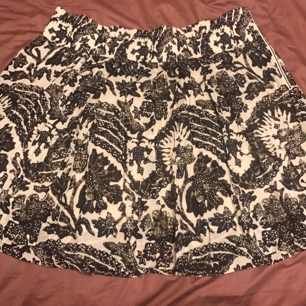 Banana republic elastic waist flared skirt